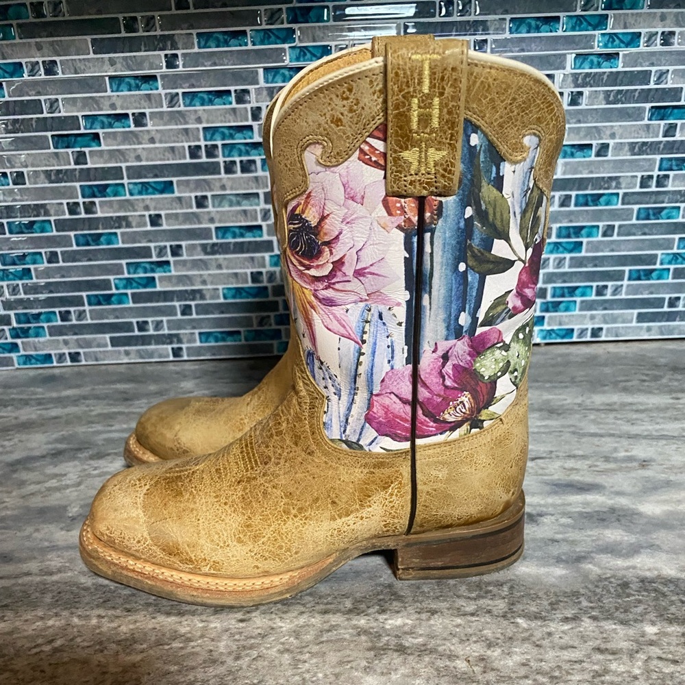 Tin Haul youth boots size 2